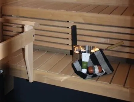 Majoituspalvelu Nurmi Yritysperaenkatu 2 E 2 *